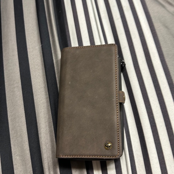 I phone 12 pro max case - Picture 3 of 3